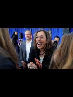 [画像][x] カマラ・ハリス氏は「隅に追いやられた人たちに場所を与える」 - BBCニュース 余白なし