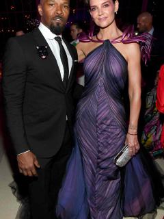 [画像][x]Jamie Foxx and Katie Holmes Make Couple Debut at the Met Gala 余白なし