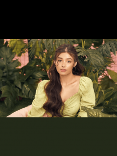 [画像][x]Liza Soberano makes it to US magazine’s ‘brightest new stars’ 余白なし