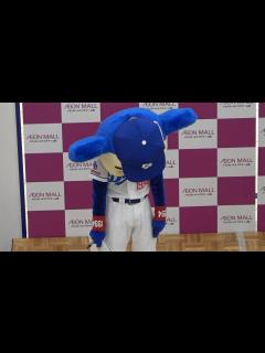 [画像][x]この後まだ2度もステージが控えていてめんどくさそうなドアラ（笑） (2024/03/30) - YouTube 余白なし