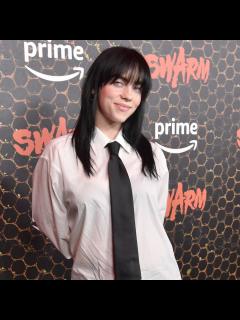 [画像][x]Billie Eilish Debuts Fiery Red Hair in Must-See Transformation 余白なし