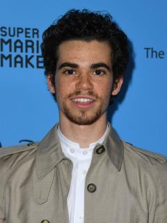 [画像][x]Disney Channel star Cameron Boyce dies at 20 余白なし