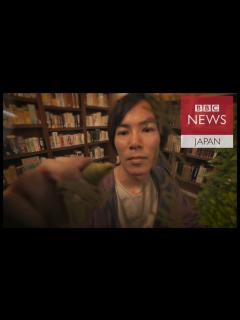 [画像][x]「進撃の巨人」作者・諫山創さん単独インタビュー 諦めそうになった後 - YouTube 余白なし