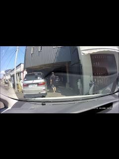 [画像][x]運転がヘタなおじさんが、キレて「クルマが出せない」と叫ぶ - YouTube 余白なし