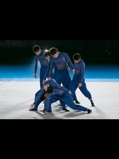 [画像][x]イッセイ ミヤケ主催「青森大学男子新体操部」27人の部員全員参加アーティスティックな演技 - YouTube 余白なし