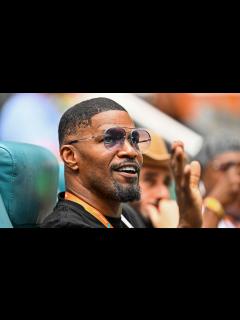 [画像][x]Jamie Foxx says health scare was a 'dark journey' but he can 'see the ... 余白なし
