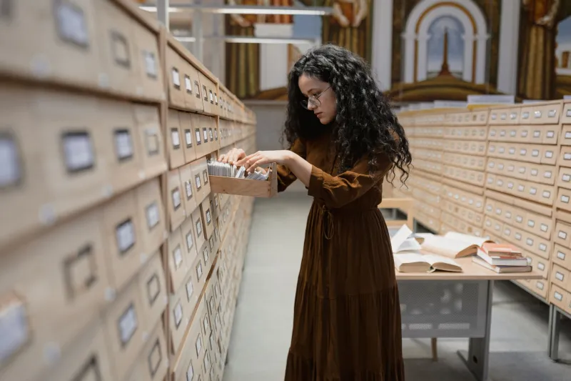Before the Algorithm: What Pre-Google Research Habits Can Still Teach Modern Searchers